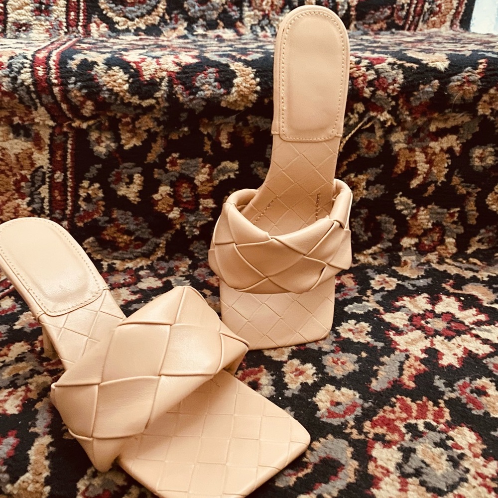 SANDALS! - Picture 10 of 10